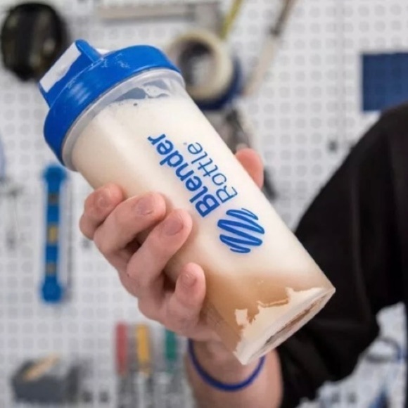 BLENDER Bottle Classic 28 oz. - Picture 1 of 3
